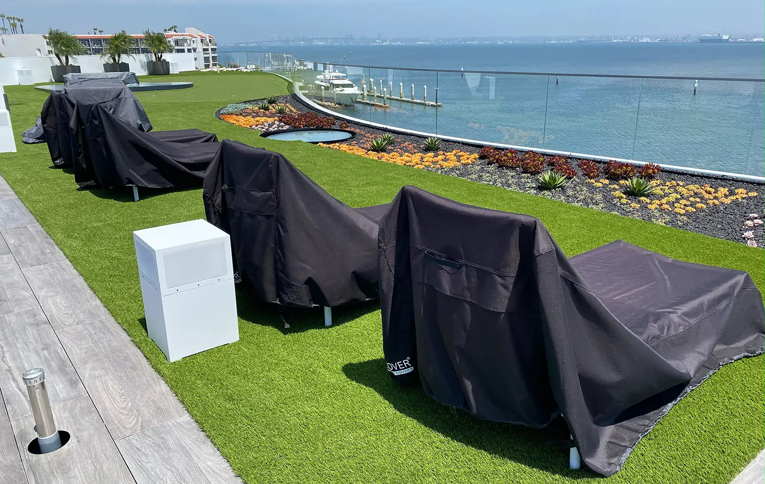 Bay Area artificial grass rooftop lounge area