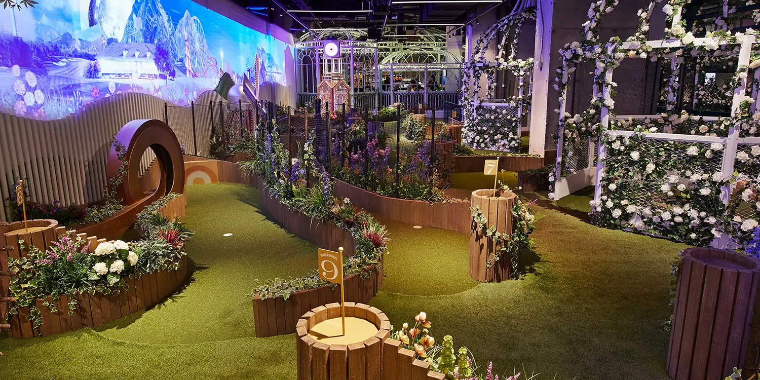 Indoor mini golf course with SYNLawn Artificial Grass